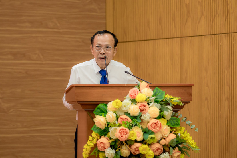 Nhà báo Hoàng Dự - Tổng Biên tập Thời báo Văn học nghệ thuật