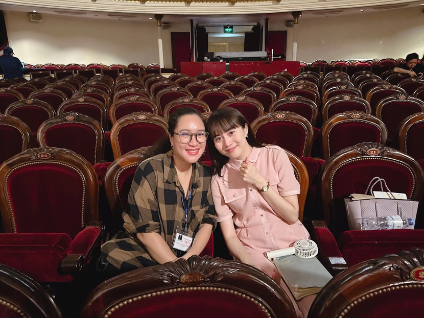 Đạo diễn Nhân Sơn luôn "cháy" hết mình với niềm đam mê dành cho phim ảnh Đạo diễn Nhân Sơn luôn "cháy" hết mình với niềm đam mê dành cho phim ảnh