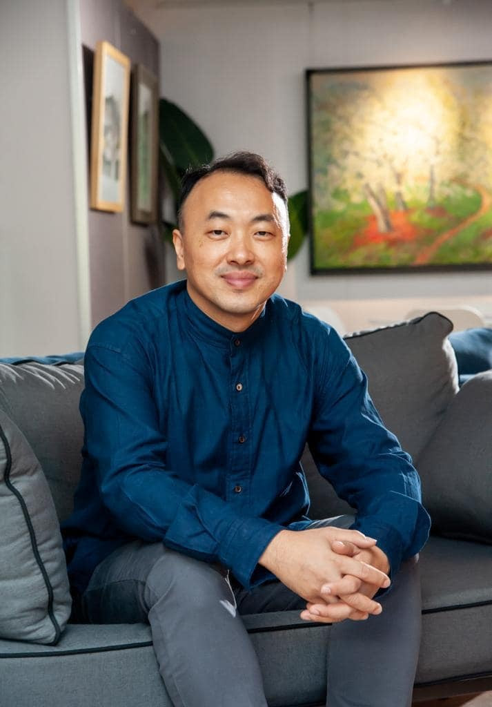 Nghệ sĩ Cheung Man Ling - một nghệ sĩ đương đại nổi tiếng đến từ Hồng Kông (Trung Quốc)