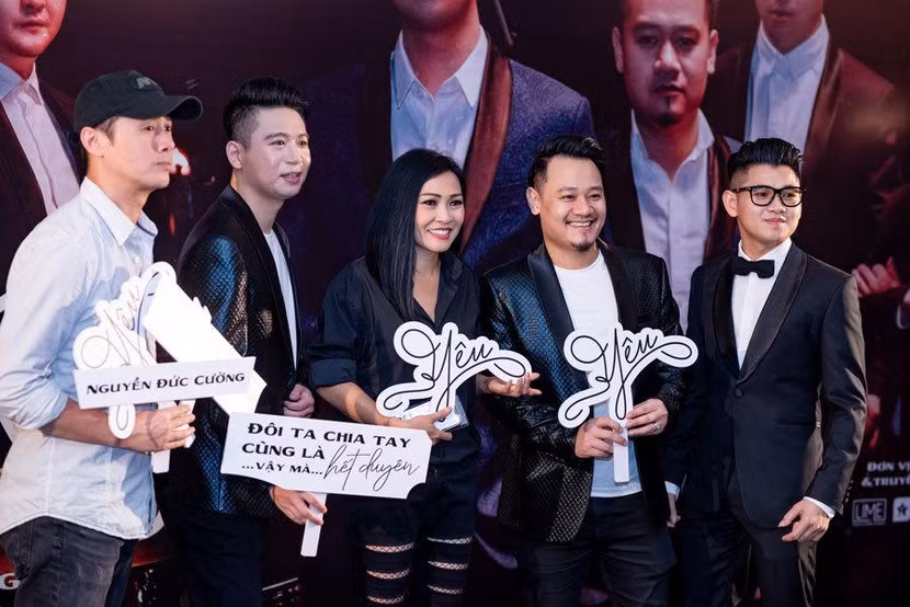 Phương Thanh cùng nhiều nghệ sĩ đến chúc mừng buổi ra mắt MV "Yêu" của Nguyễn Đức Cường và Ngũ Cung