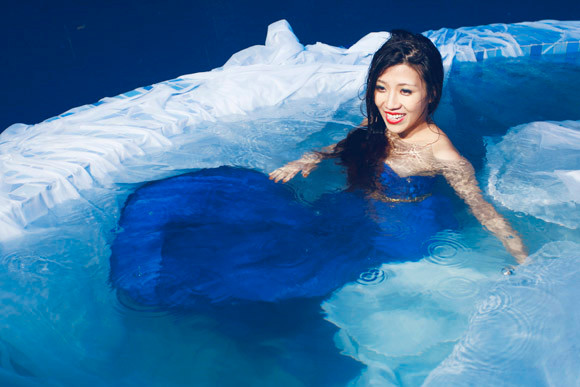 Ưng Hoàng Phúc "bỏ rơi" Kim Cương, tình tứ cùng Trang Pháp bên hồ bơi ảnh 13