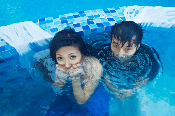 Ưng Hoàng Phúc "bỏ rơi" Kim Cương, tình tứ cùng Trang Pháp bên hồ bơi ảnh 17 Ưng Hoàng Phúc "bỏ rơi" Kim Cương, tình tứ cùng Trang Pháp bên hồ bơi ảnh 17