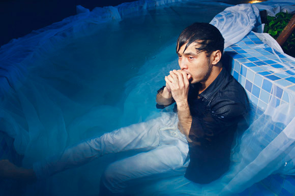 Ưng Hoàng Phúc "bỏ rơi" Kim Cương, tình tứ cùng Trang Pháp bên hồ bơi ảnh 5