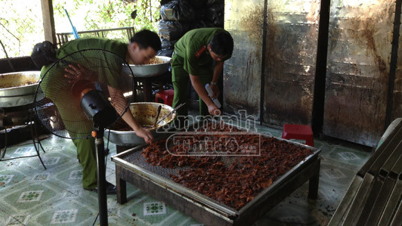 "Hô biến" thịt lợn thành bò khô giả, một công ty bị phạt 100 triệu đồng ảnh 1