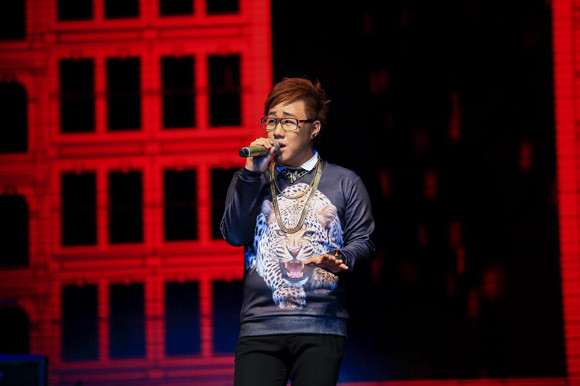 Mặc scandal, Đàm Vĩnh Hưng ẵm trọn Bài hát yêu thích tháng ảnh 7