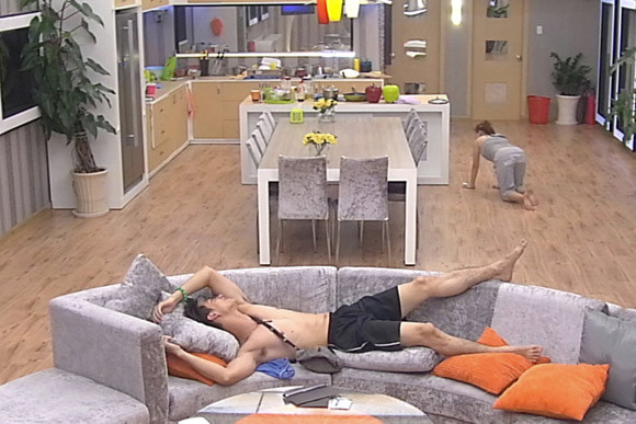 Cô nàng đồng tính "hạ gục" người mẫu xinh đẹp Quỳnh Trang ảnh 3