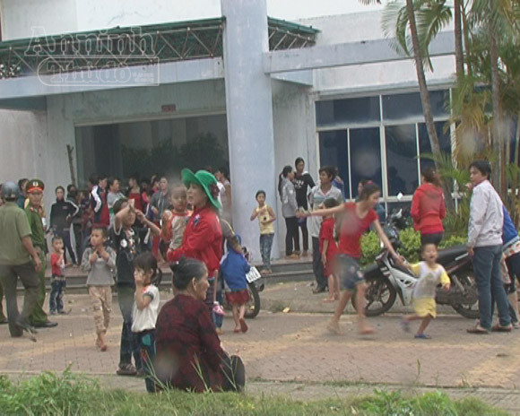 Sơ tán hàng vạn người dân đến nơi an toàn, tránh siêu bão ảnh 1