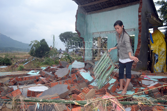 Quảng Ngãi: Hàng chục lều tạm “xuất hiện” sau lũ ảnh 2