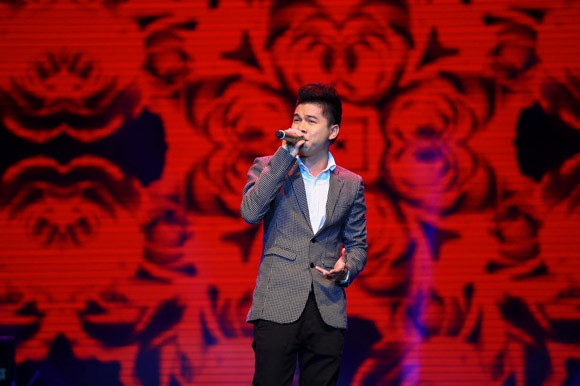 Mặc scandal, Đàm Vĩnh Hưng ẵm trọn Bài hát yêu thích tháng ảnh 8