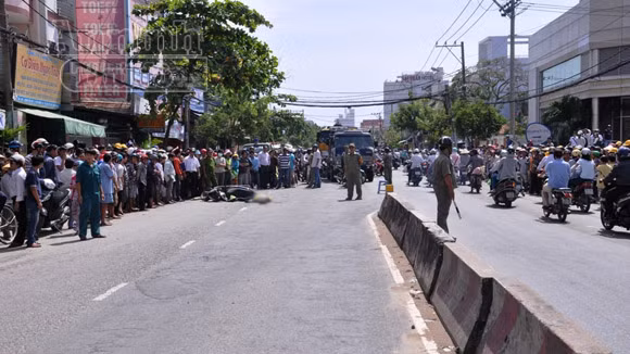 Cô gái trẻ tử nạn thương tâm dưới bánh xe bồn ảnh 1