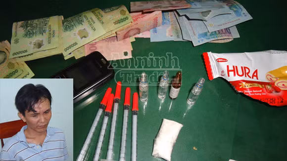 Giấu ma túy trong hộp bánh ngọt vẫn không thoát ảnh 1