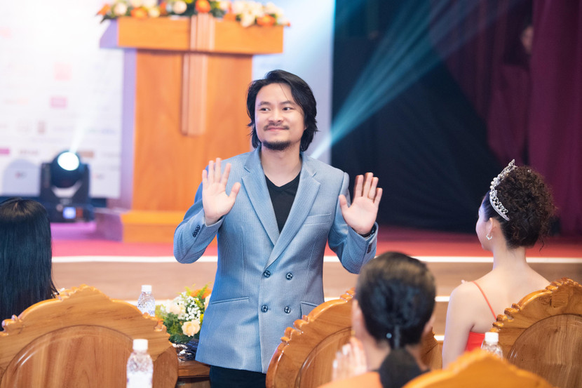 Đạo diễn Hoàng Nhật Nam Đạo diễn Hoàng Nhật Nam