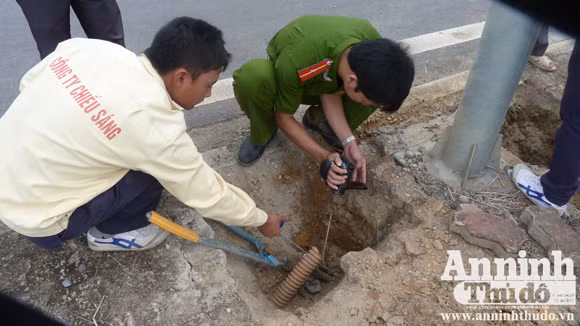 Nổ súng, rượt đuổi ôtô như phim trên Đại lộ Thăng Long ảnh 3