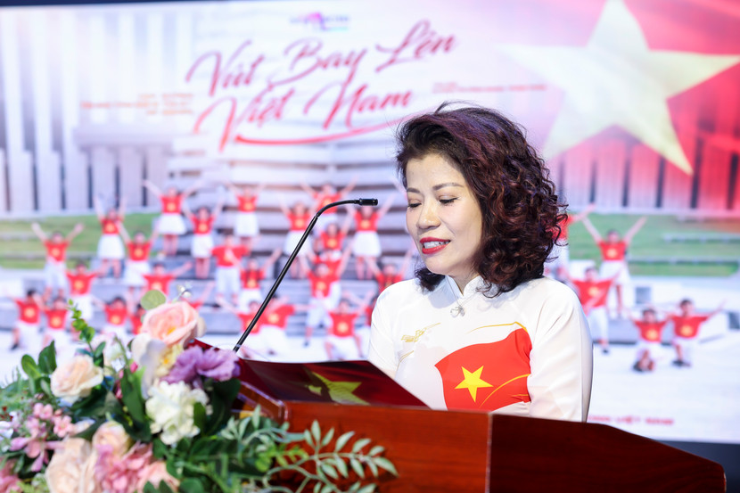 Thạc sỹ Đinh Lan Hương là chủ nhiệm dự án "Vút bay lên Việt Nam" Thạc sỹ Đinh Lan Hương là chủ nhiệm dự án "Vút bay lên Việt Nam"