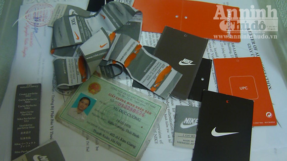 Phát hiện cơ sở có dấu hiệu làm nhái quần áo thể thao ảnh 2