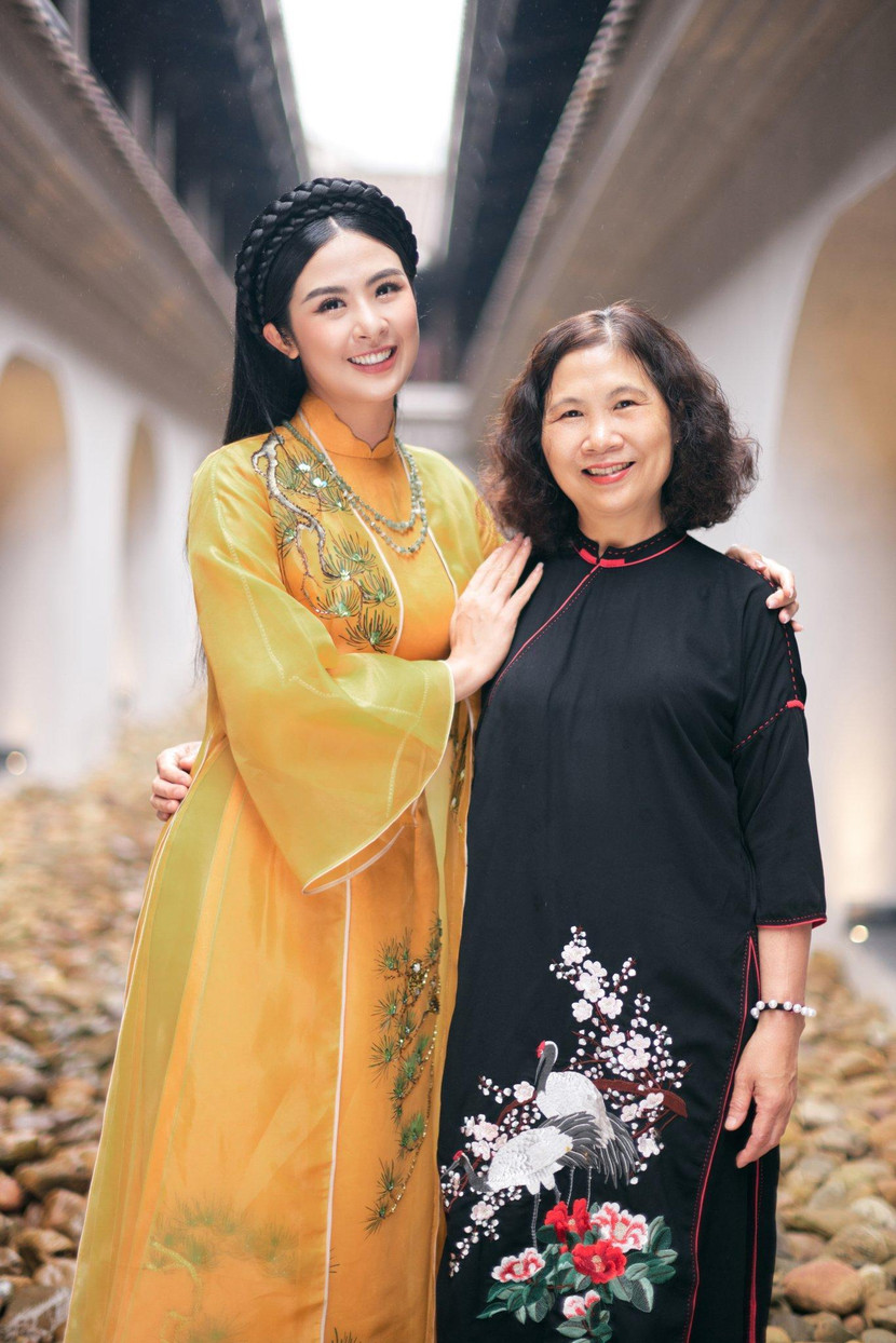 Ngọc Hân và mẹ