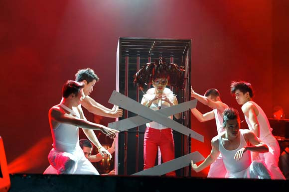 Hồng Nhung tiếp tục khẳng định vị trí dẫn đầu Bảng xếp hạng tuần 32 ảnh 1