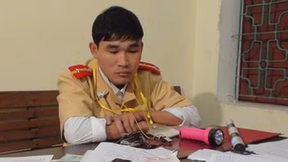 Cảnh giác với thủ đoạn giả danh CSGT ảnh 1