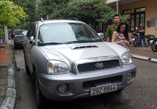 Bắt nữ quái “ăn” nhiều ô tô ảnh 1