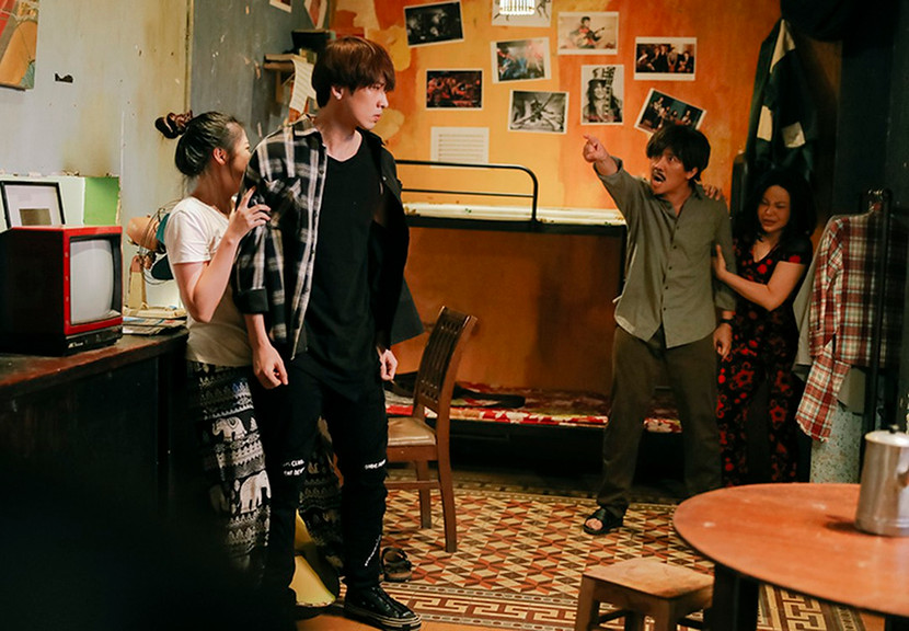 Cảnh trong phim web-drama "Bố già"