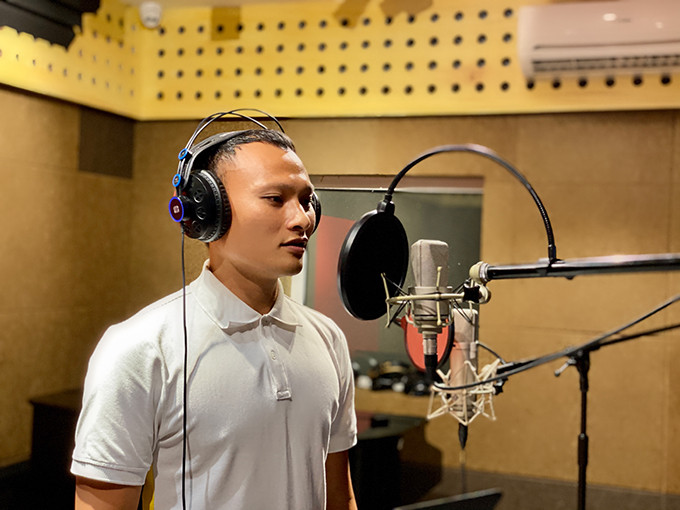 Tiền vệ Trọng Hoàng