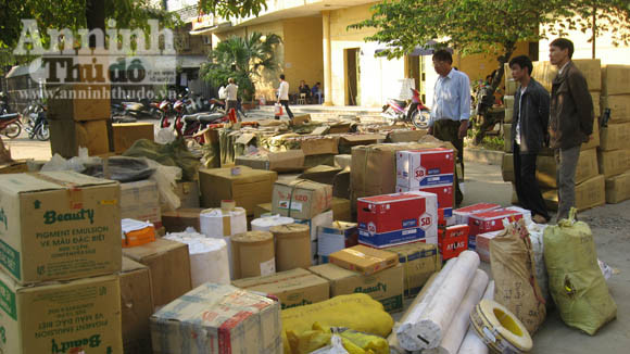 Cuối năm, vùng biên nóng bỏng: Các chiêu “đánh” hàng lậu ảnh 1