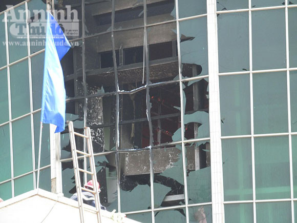 Cháy lớn tại Trung tâm văn hóa tỉnh Quảng Bình ảnh 4