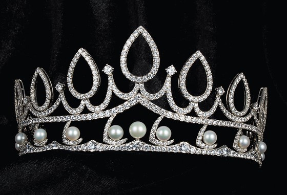 Vương miện dành cho Á hậu 2 "Hoa hậu Việt Nam 2020"