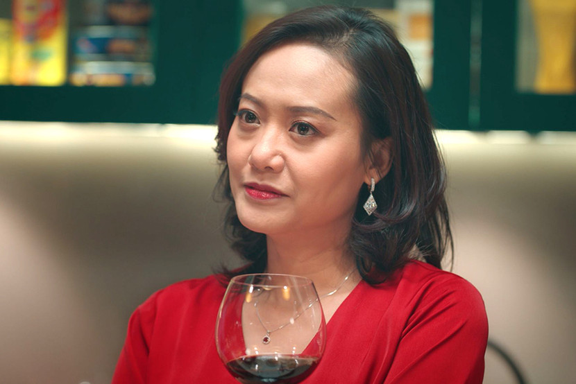 Hồng Ánh trong phim "Tiệc trăng máu"