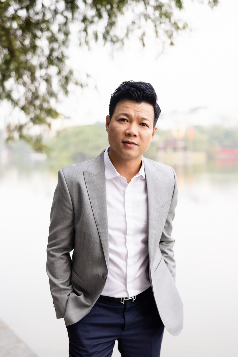 Ca sĩ Vũ Thắng Lợi