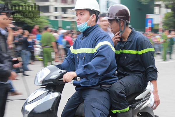 Cháy dữ dội 3 căn nhà 7 tầng tại phố Trần Thái Tông ảnh 4