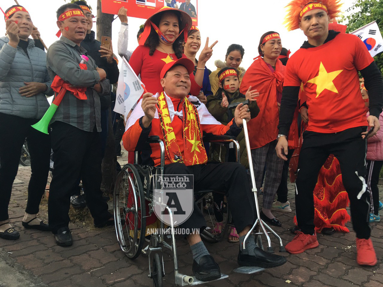 [TRỰC TIẾP] Chào đón những "người hùng" làm nên chiến thắng lịch sử tại SEA Games 30 ảnh 71