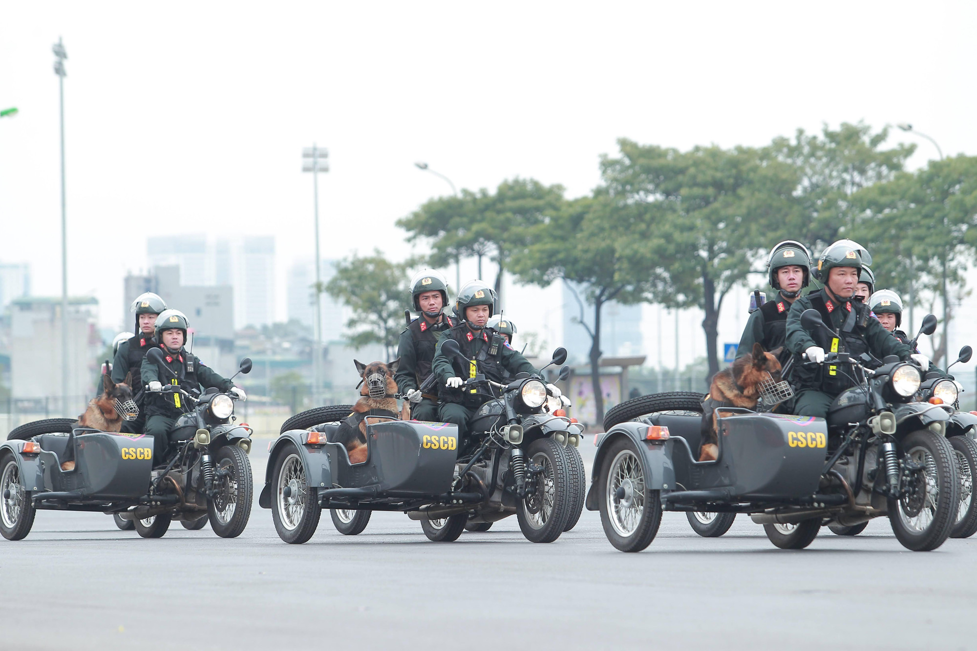 Công an Hà Nội diễn tập phương án chống khủng bố (Ảnh: Đinh Tuấn Anh)