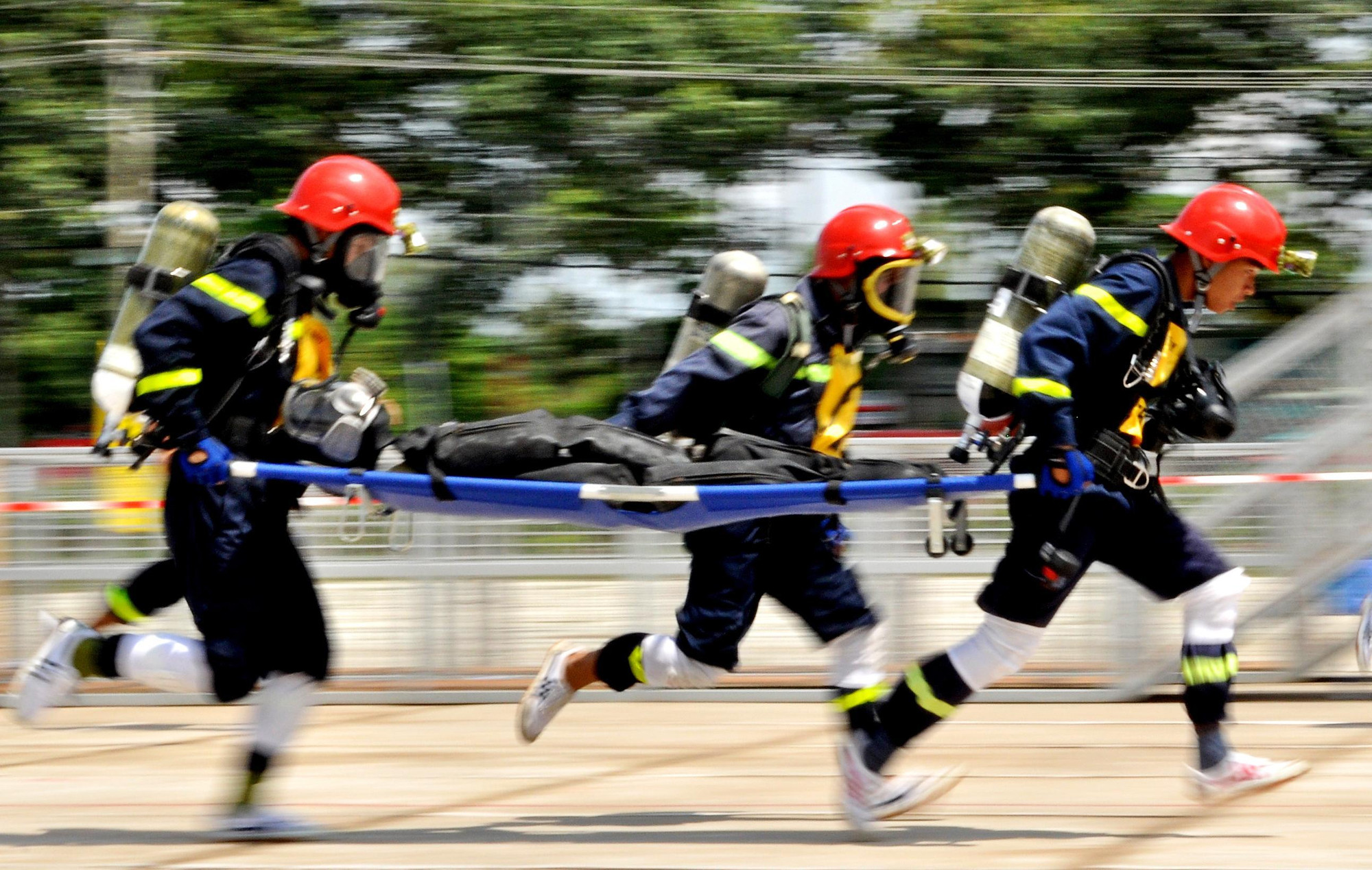 Nâng cao đạo đức cách mạng của những người "chỉ biết còn Đảng thì còn mình" trong tình hình mới