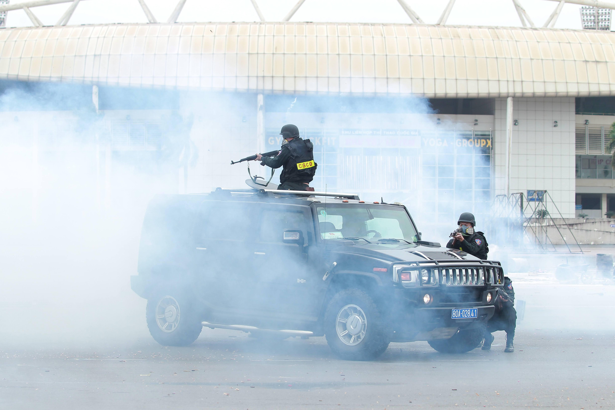 Công an Hà Nội diễn tập phương án chống khủng bố (Ảnh: Đinh Tuấn Anh)