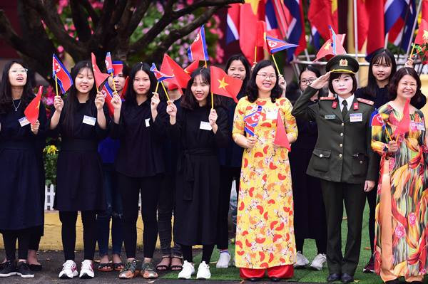 [Cập nhật] Chủ tịch Triều Tiên Kim Jong-un tạm biệt Việt Nam, lên siêu tàu bọc thép về nước ảnh 4