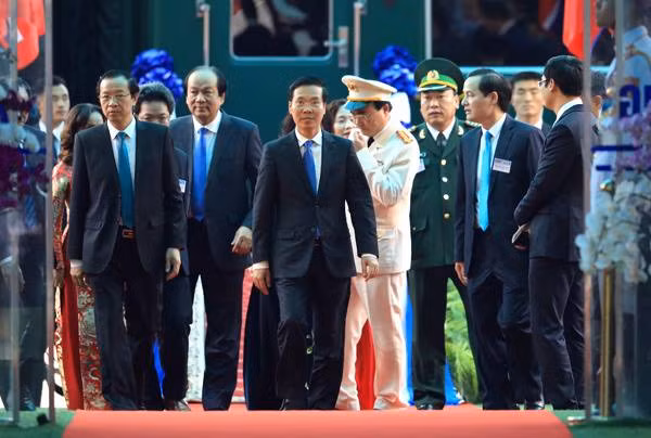 [Cập nhật] Chủ tịch Triều Tiên Kim Jong-un tạm biệt Việt Nam, lên siêu tàu bọc thép về nước ảnh 5