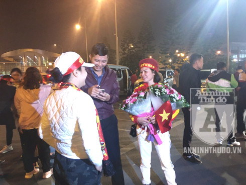 [TRỰC TIẾP] Chào đón những "người hùng" làm nên chiến thắng lịch sử tại SEA Games 30 ảnh 27