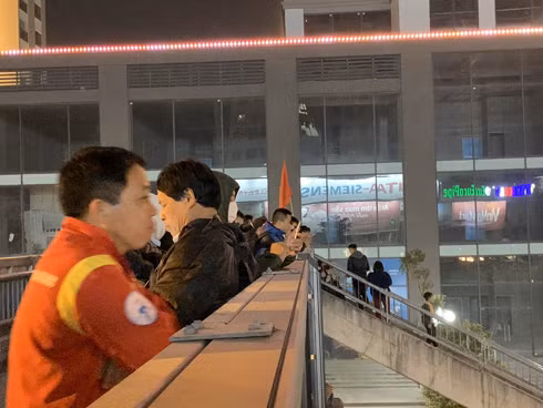 [TRỰC TIẾP] Chào đón những "người hùng" làm nên chiến thắng lịch sử tại SEA Games 30 ảnh 32