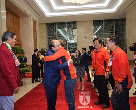 [TRỰC TIẾP] Chào đón những "người hùng" làm nên chiến thắng lịch sử tại SEA Games 30 ảnh 4