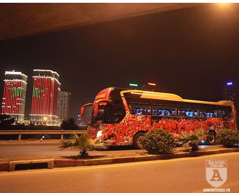 [TRỰC TIẾP] Chào đón những "người hùng" làm nên chiến thắng lịch sử tại SEA Games 30 ảnh 8