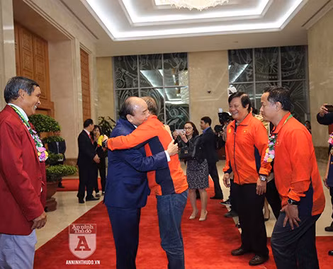 [TRỰC TIẾP] Chào đón những "người hùng" làm nên chiến thắng lịch sử tại SEA Games 30 ảnh 2