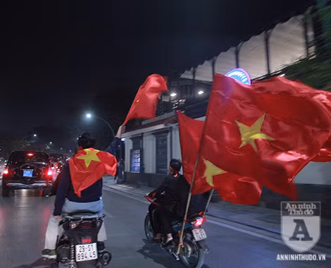 [TRỰC TIẾP] Chào đón những "người hùng" làm nên chiến thắng lịch sử tại SEA Games 30 ảnh 13