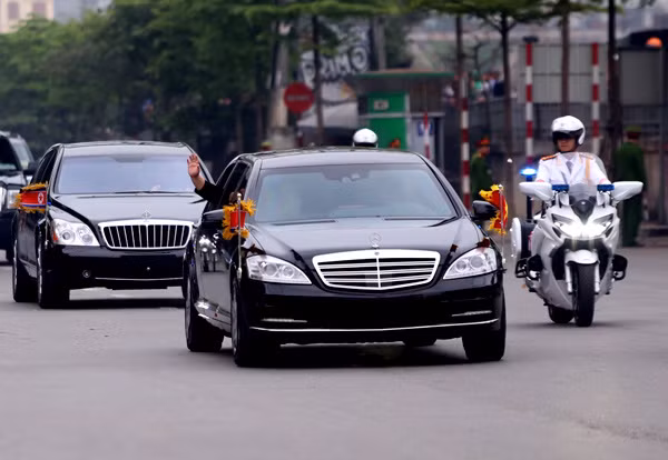 [Cập nhật] Chủ tịch Triều Tiên Kim Jong-un tạm biệt Việt Nam, lên siêu tàu bọc thép về nước