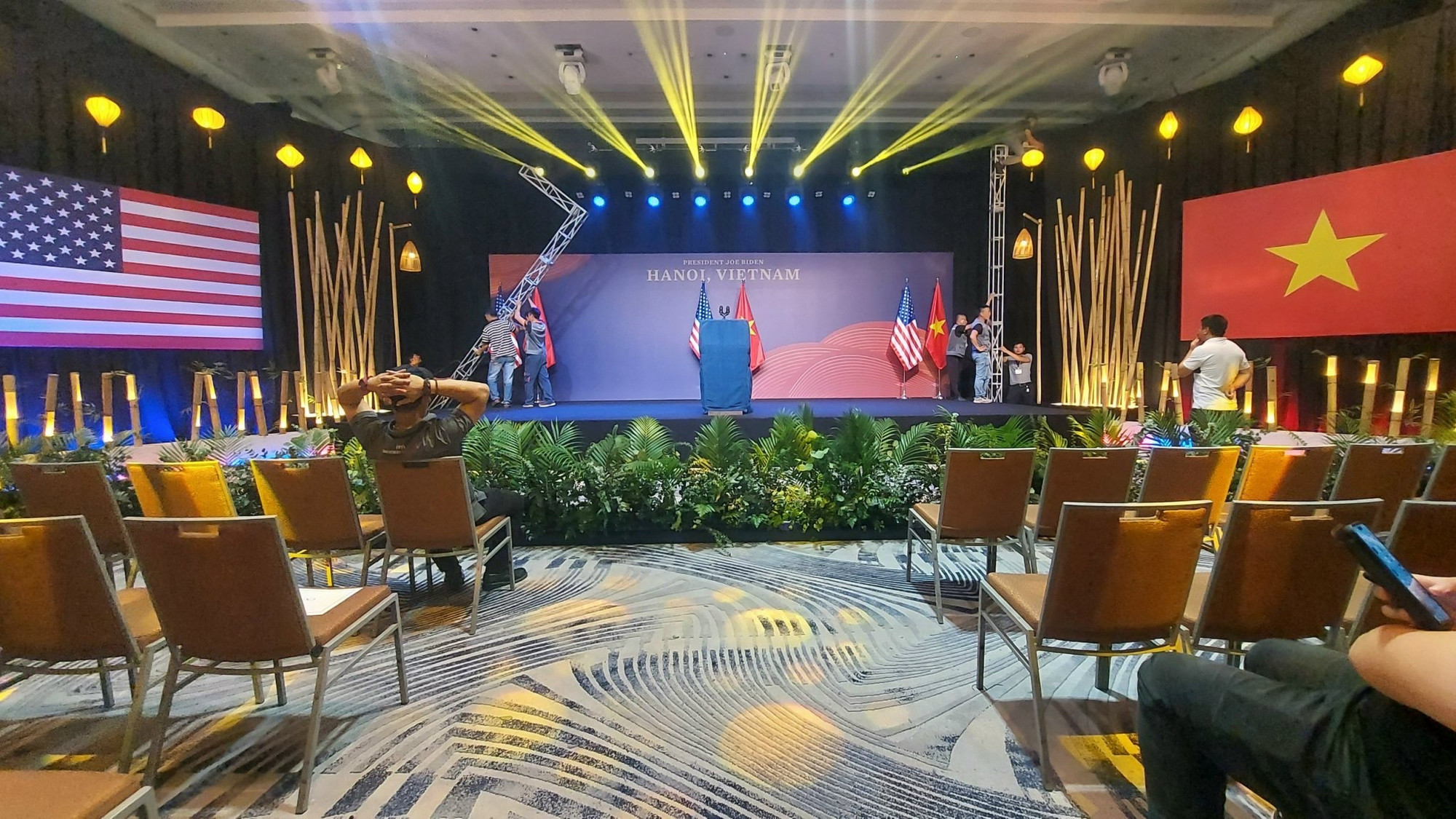 Công tác chuẩn bị setup phòng họp chỉ trong vài chục giờ đồng hồ