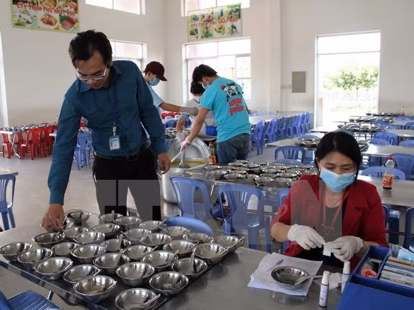 Audio 12-3-2015: Hà Nội công bố kết quả phạt “nguội” và chuyện thực phẩm “bẩn” tuồn vào trường học ảnh 2
