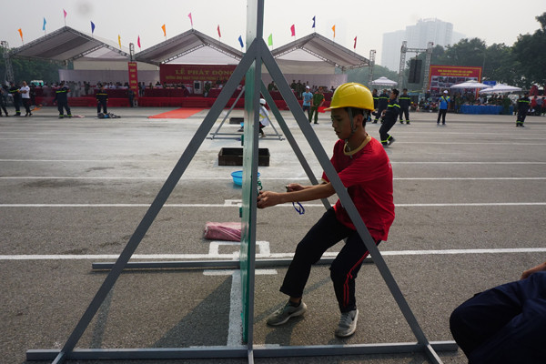 Những khoảnh khắc xử lý nhanh trong cuộc thi chữa cháy ảnh 6