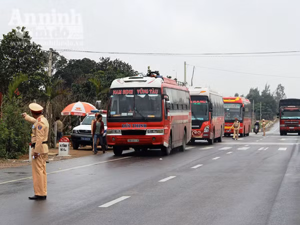 Quảng Bình: Xử lý 371 xe vi phạm chỉ trong 5 ngày ảnh 1
