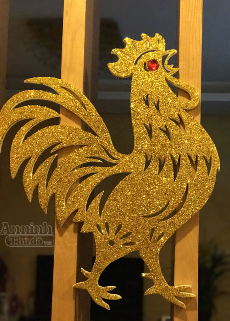 Gà đồng giả cổ cao cả mét, giá hàng chục triệu đồng ảnh 2