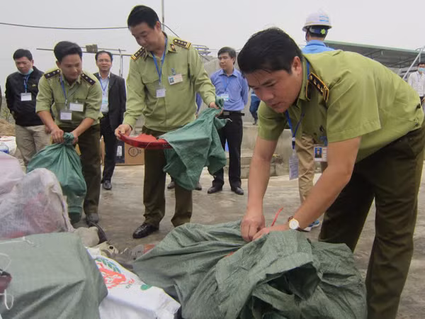 Tiêu hủy gần 6.000 dụng cụ kích dục ảnh 4